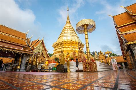 Wat Phra That Doi Suthep: Ngôi Chùa Vàng Lung Linh Trên Đỉnh Núi Thánh